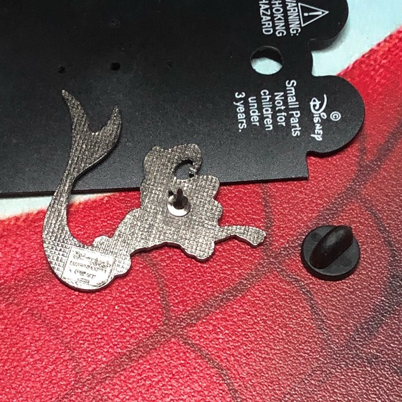 Disneyland Resort Little Mermaid Ariel Pin - Picture 5 of 6